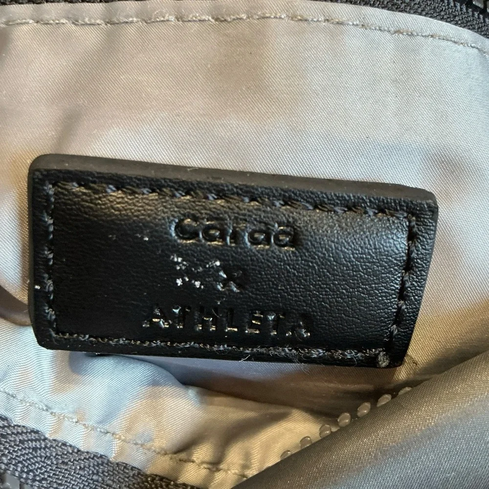 Caraa x Athleta Gray Quilted Puffer Convertible Crossbody Shoulder Bag